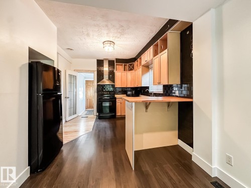 9612 74 Avenue, Edmonton, AB 
