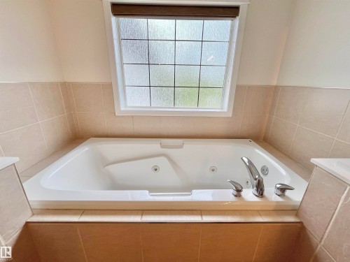 Bathroom - 10 Erickson Close, St. Albert, AB 