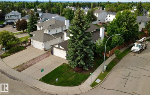 2 Hampton Crest, Sherwood Park, AB 