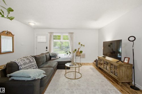 5786 172 Street, Edmonton, AB 