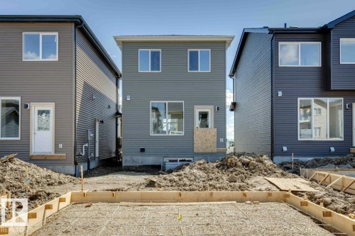 7118 50A Avenue, Beaumont, AB 