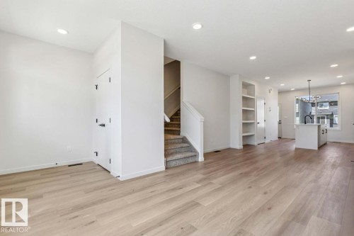 7118 50A Avenue, Beaumont, AB 