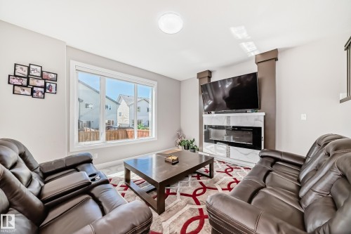 Living room - 1238 26A Street, Edmonton, AB 