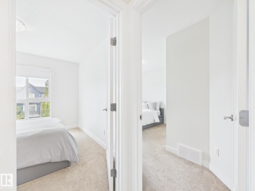 32 100 Jensen Lakes Boulevard, St. Albert, AB - Indoor Photo Showing Bedroom