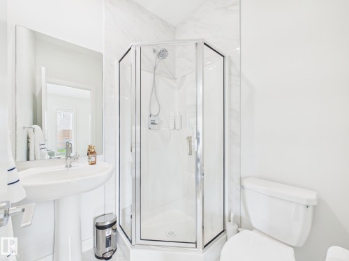 32 100 Jensen Lakes Boulevard, St. Albert, AB - Indoor Photo Showing Bathroom