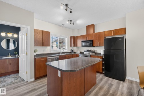 Kitchen - 57 3010 33 Avenue, Edmonton, AB 