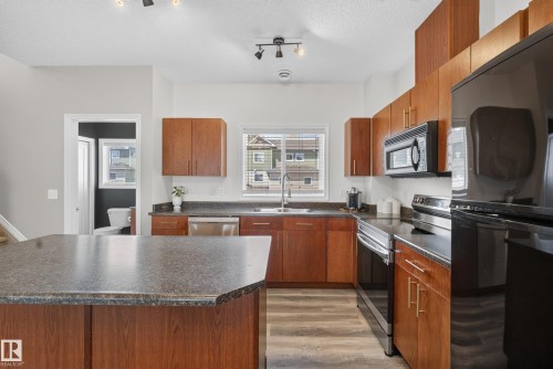 Kitchen - 57 3010 33 Avenue, Edmonton, AB 