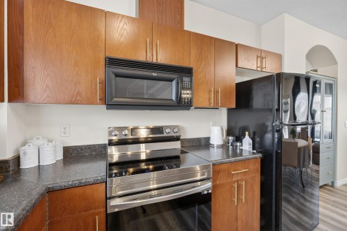 Kitchen - 57 3010 33 Avenue, Edmonton, AB 
