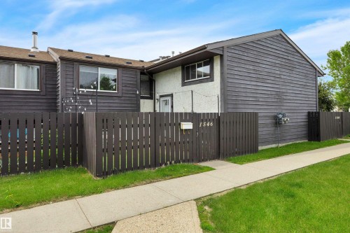 1546 69 Street  Edmonton, AB T6K 3R3