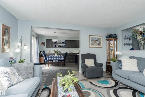 9 Langley Crescent, Spruce Grove, AB - Indoor Photo Showing Living Room