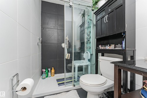 9 Langley Crescent, Spruce Grove, AB - Indoor Photo Showing Bathroom