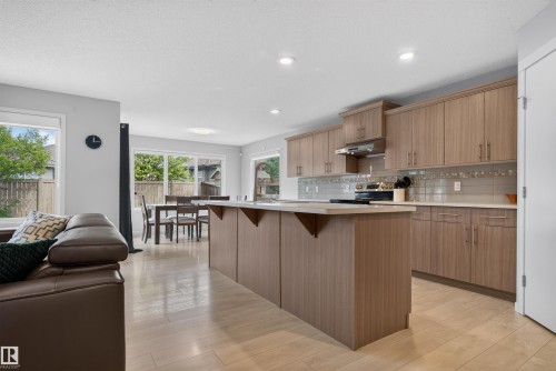 Kitchen - 4612 Westcliff Point(E), Edmonton, AB 