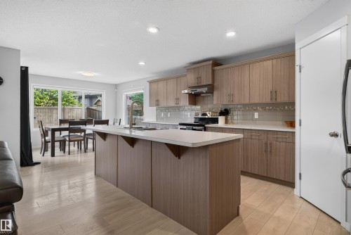 Kitchen - 4612 Westcliff Point(E), Edmonton, AB 