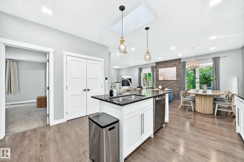 11463 64 Street, Edmonton, AB 