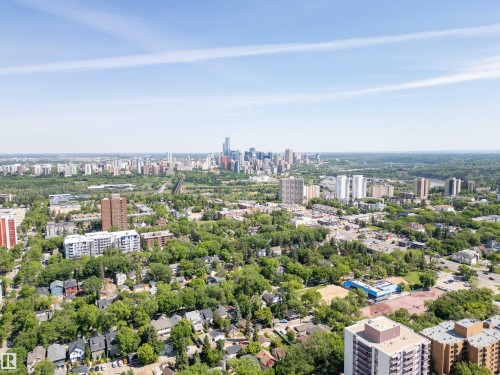 Expansive aerial perspective showcasing a metropolitan skyline - 305 11111 82 Avenue, Edmonton, AB 