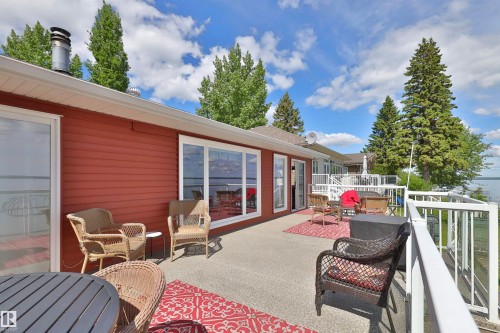 467 Poplar Bay, Rural Wetaskiwin County, AB 
