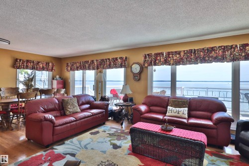 467 Poplar Bay, Rural Wetaskiwin County, AB 