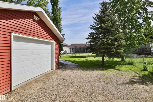 467 Poplar Bay, Rural Wetaskiwin County, AB 