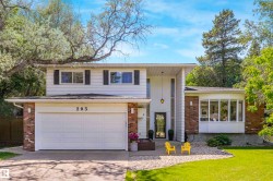 203 BRANDER Drive  Edmonton, AB T6H 4V3