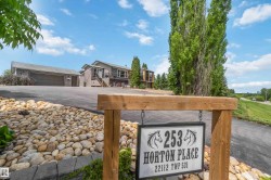 253 22112 TWP ROAD 531 Rural Strathcona County, AB T8E 2E4