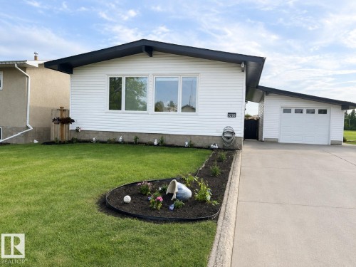 5245 47 Avenue  Vegreville, AB T9C 1N2
