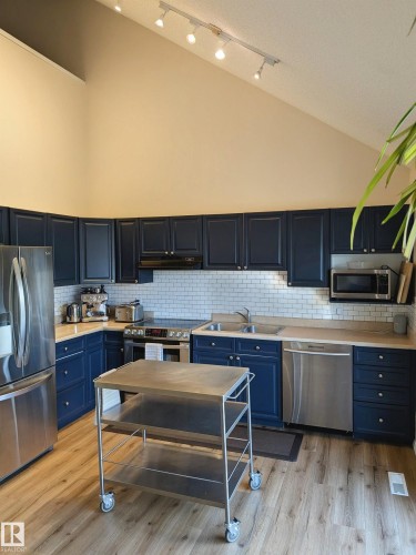 11 10235 111 Street, Edmonton, AB 