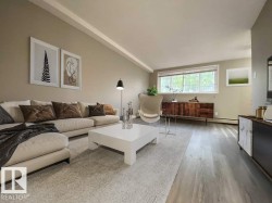 107 Village Acres  Edmonton, AB T5C 3C9