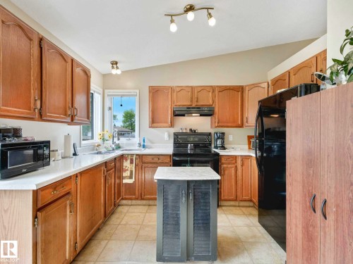 16720 92 Street, Edmonton, AB 