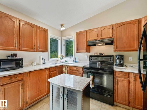 16720 92 Street, Edmonton, AB 