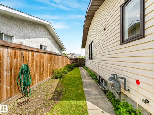 16720 92 Street, Edmonton, AB 