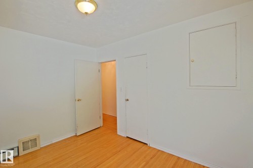 Empty room - 11242 56 Street, Edmonton, AB 
