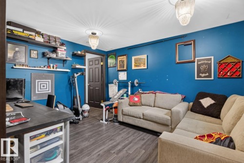 9102 83 Avenue, Edmonton, AB 