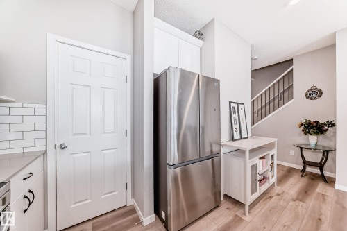 5357 Lark Landing, Edmonton, AB - Indoor