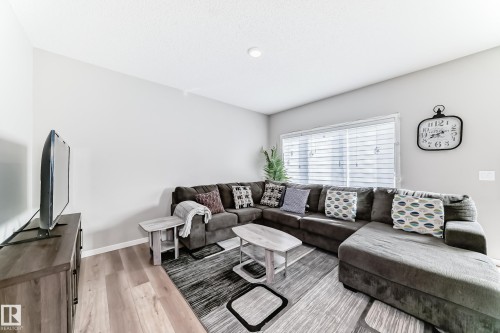 5357 Lark Landing, Edmonton, AB - Indoor Photo Showing Living Room