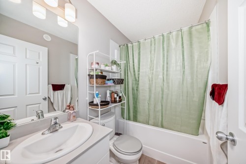 5357 Lark Landing, Edmonton, AB - Indoor Photo Showing Bathroom