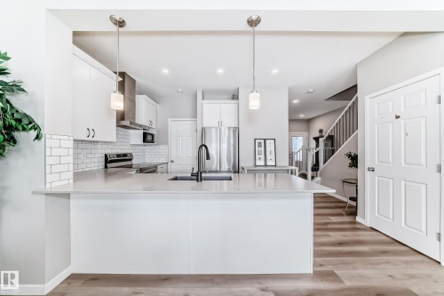 5357 Lark Landing, Edmonton, AB - Indoor Photo Showing Kitchen With Upgraded Kitchen