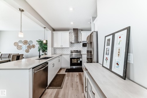 5357 Lark Landing, Edmonton, AB - Indoor Photo Showing Kitchen With Upgraded Kitchen