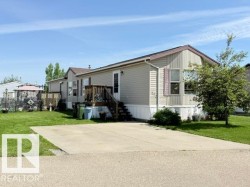 226 Oakwood Drive  Edmonton, AB T6P 0A3