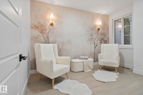 Sitting room - 3305 Chickadee Drive, Edmonton, AB 