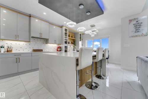 2820 1 Avenue, Edmonton, AB 