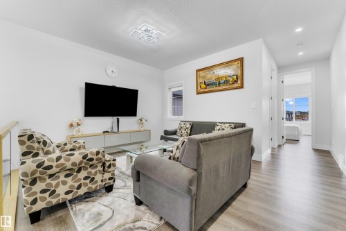 2820 1 Avenue, Edmonton, AB 