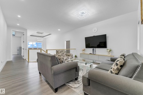 2820 1 Avenue, Edmonton, AB 