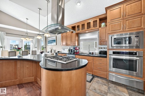 Kitchen - 352 Ozerna Road, Edmonton, AB 