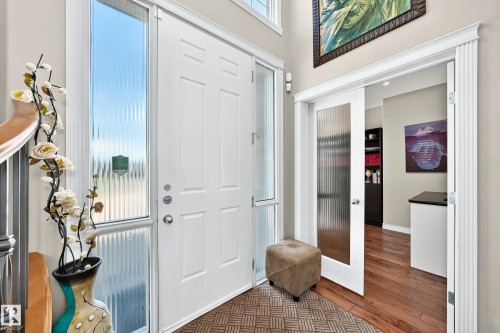 Entrance foyer - 352 Ozerna Road, Edmonton, AB 