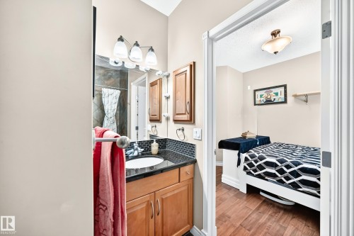 Bathroom - 352 Ozerna Road, Edmonton, AB 