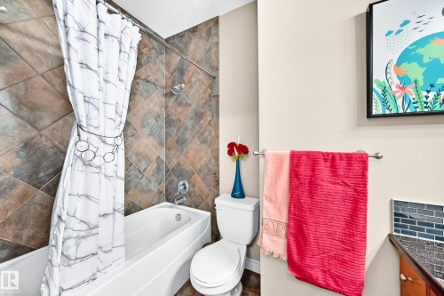 Bathroom - 352 Ozerna Road, Edmonton, AB 