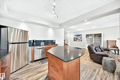 Kitchen - 352 Ozerna Road, Edmonton, AB 