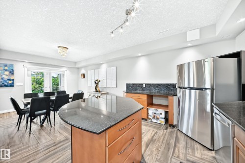 Kitchen - 352 Ozerna Road, Edmonton, AB 