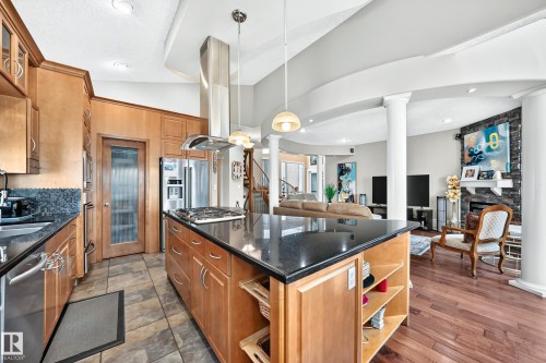 Kitchen - 352 Ozerna Road, Edmonton, AB 