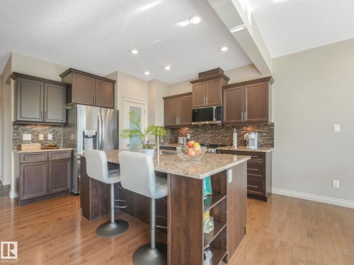 Kitchen - 3 1641 James Mowatt Trail, Edmonton, AB 